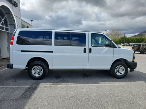 Used 2023 Chevrolet Express 3500 LS image 2