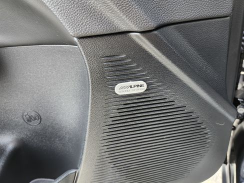 Used 2017 Dodge Challenger R/T Plus image 36