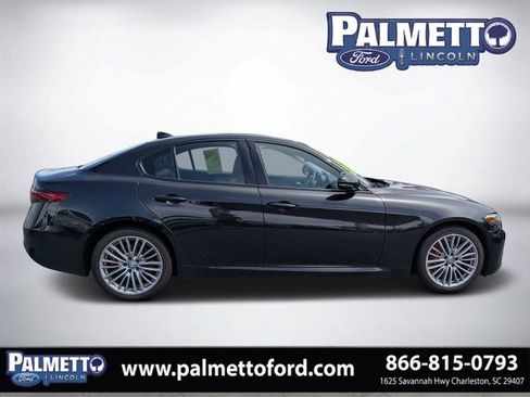 Used 2019 Alfa Romeo Giulia Ti w/ Quick Order Package 22X Lusso AWD/4WD image 2