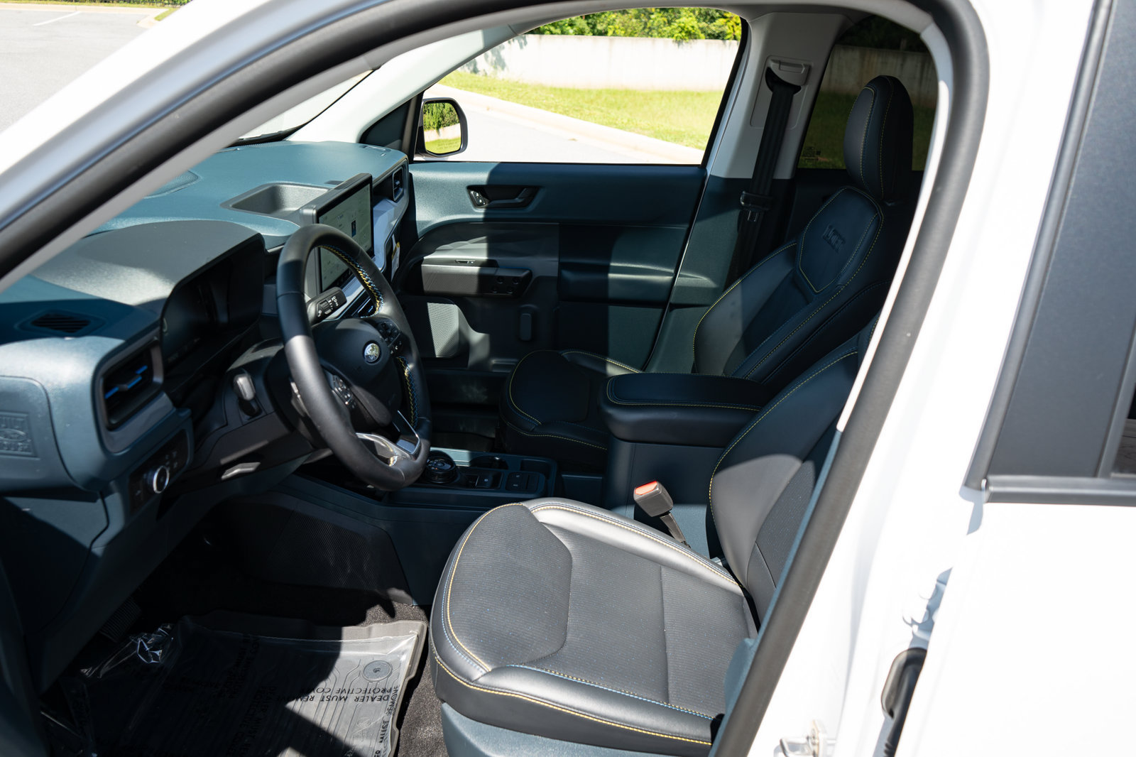 Used 2025 Ford Maverick Lobo AWD/4WD image 14