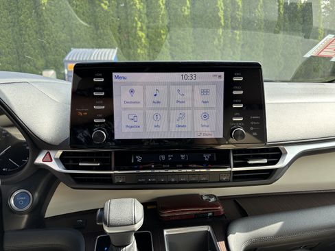 Used 2021 Toyota Sienna XLE w/ XLE Plus Package FWD image 26