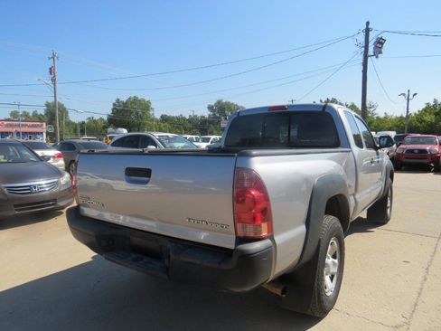 Used 2015 Toyota Tacoma PreRunner w/ Convenience Package RWD image 5