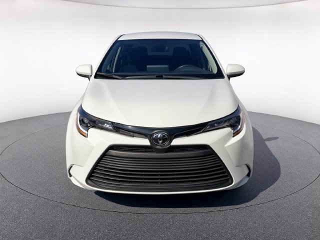 Used 2025 Toyota Corolla LE FWD image 9