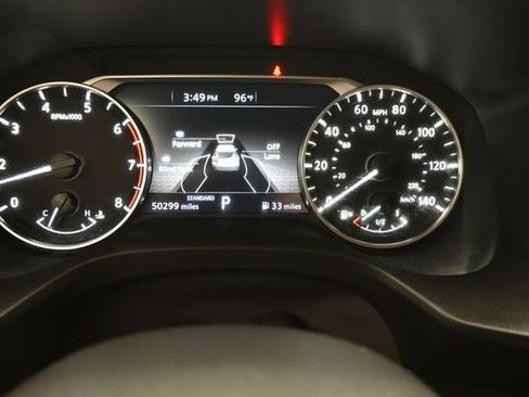 Used 2023 Nissan Rogue SV FWD image 12