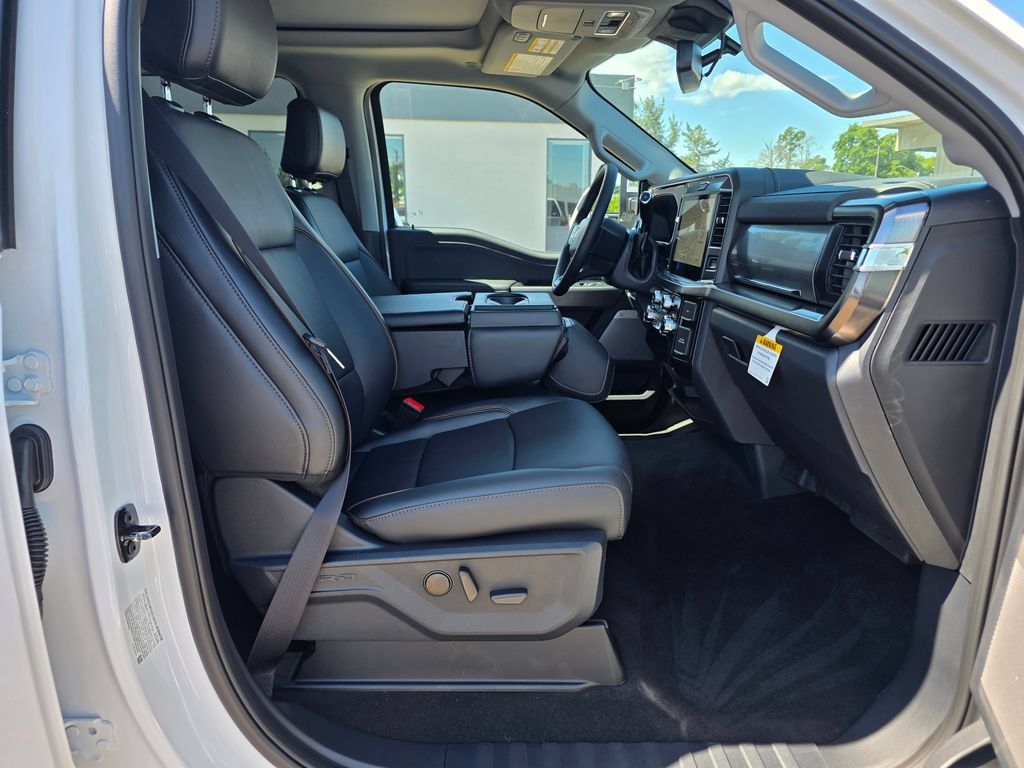 New 2026 Ford F350 Lariat w/ Chrome Package AWD/4WD image 24