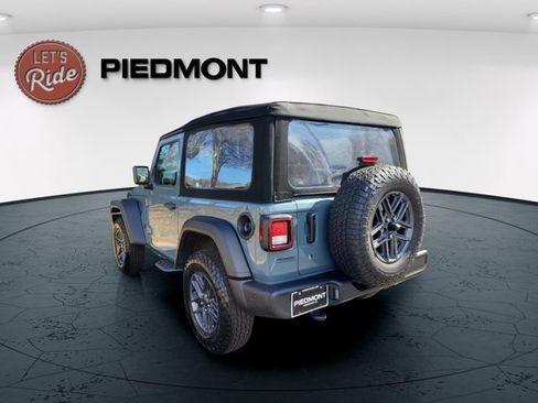 Used 2024 Jeep Wrangler Sport image 9