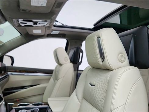 Used 2025 Cadillac Escalade ESV Premium Luxury Platinum image 36