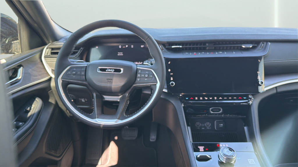New 2027 Jeep Grand Cherokee Altitude AWD/4WD image 21