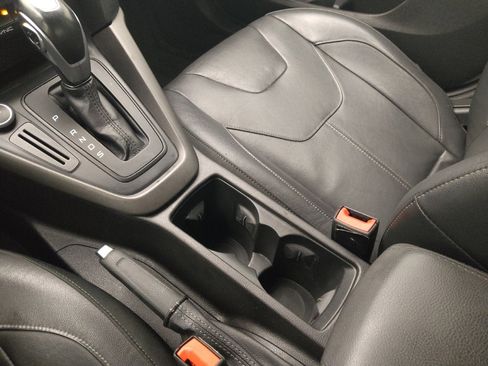 Used 2015 Ford Focus SE w/ Equipment Group 201A FWD image 26