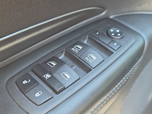 Used 2023 Dodge Durango SXT AWD/4WD image 22