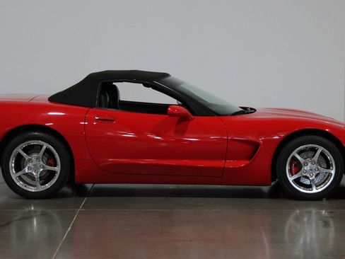 Used 2000 Chevrolet Corvette Convertible w/ Memory Pkg RWD image 16