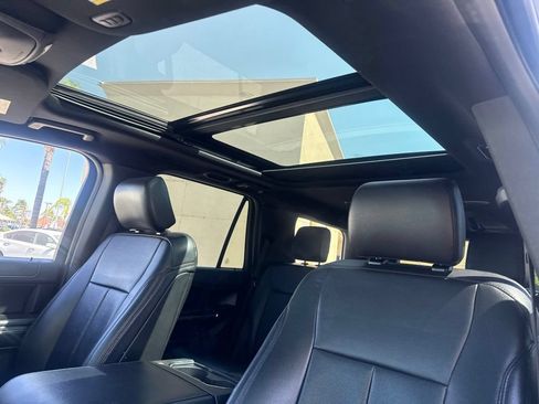 Used 2019 Ford Expedition XLT w/ Equipment Group 202A AWD/4WD image 24