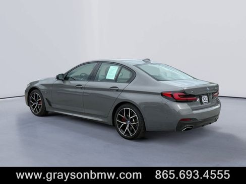 Used 2022 BMW 530e xDrive w/ Premium Package image 5
