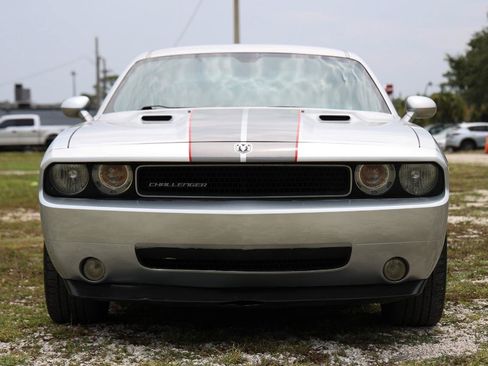 Used 2010 Dodge Challenger SE RWD image 17