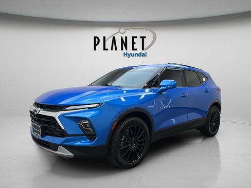 Used 2024 Chevrolet Blazer LT w/ Convenience Package AWD/4WD image 2