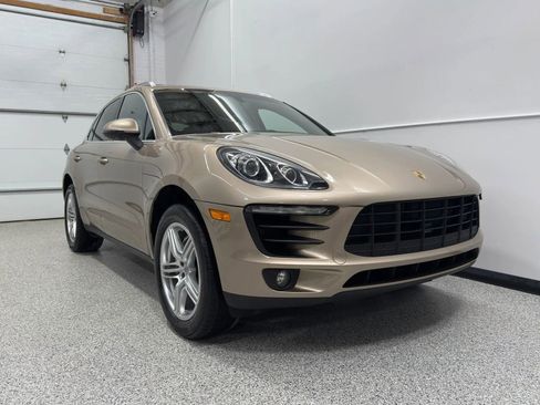 Used 2015 Porsche Macan S w/ Premium Package Plus image 34
