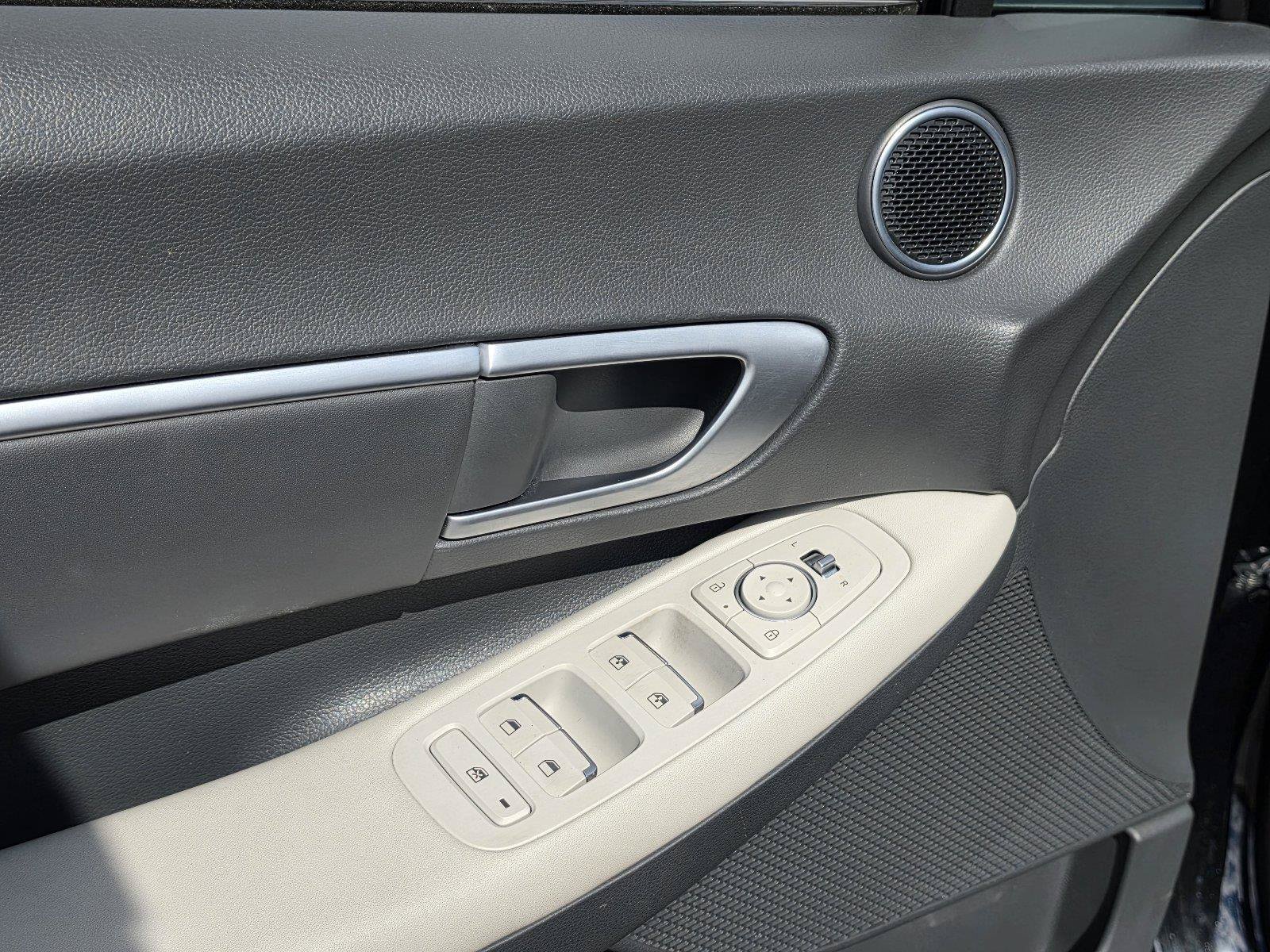 Used 2025 Hyundai Sonata SEL FWD image 15