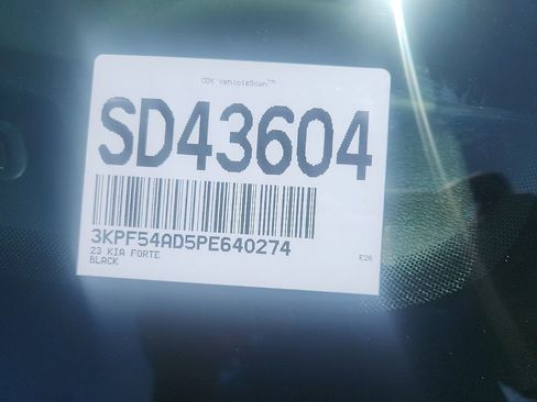 Used 2023 Kia Forte GT-Line w/ GT-Line Technology Package FWD image 4