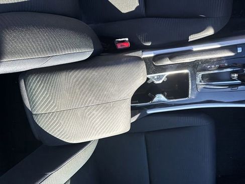 Used 2017 Honda Accord LX image 10