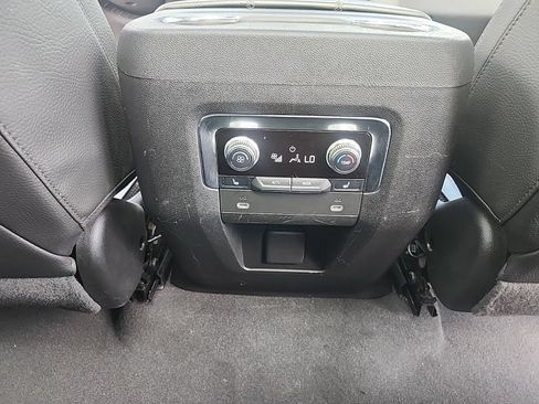 Used 2023 GMC Yukon Denali AWD/4WD image 28