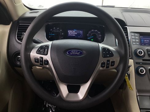 Used 2017 Ford Taurus SE image 30