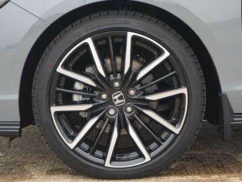 Used 2025 Honda Accord Touring image 7