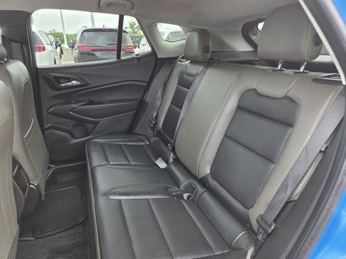 Used 2025 Chevrolet Trax ACTIV w/ Driver Confidence Package FWD image 21