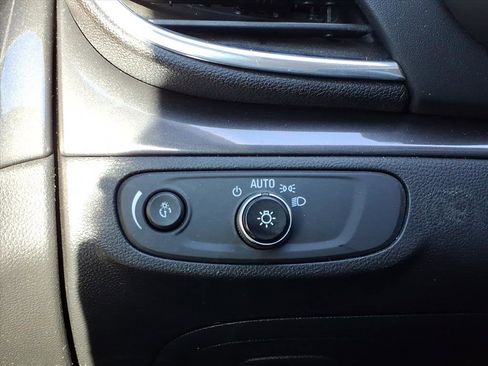 Used 2021 Buick Encore Preferred w/ Safety Package image 24