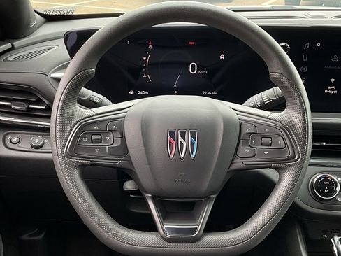 Used 2025 Buick Envista Preferred image 22