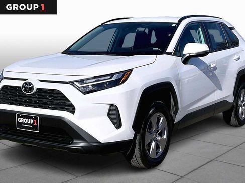 Used 2024 Toyota RAV4 XLE image 1