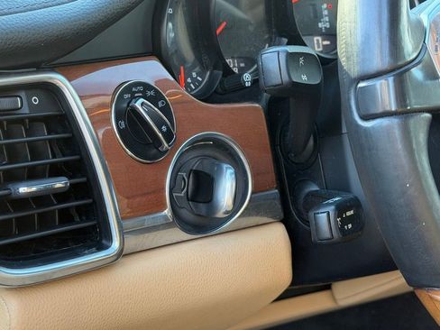 Used 2016 Porsche Panamera 4 image 17