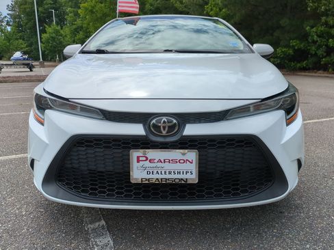 Used 2021 Toyota Corolla LE FWD image 9