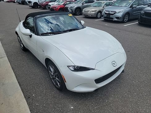 Used 2023 MAZDA MX-5 Miata Grand Touring RWD image 2