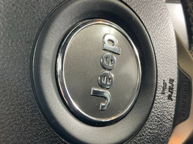 Used 2017 Jeep Grand Cherokee Overland AWD/4WD image 40