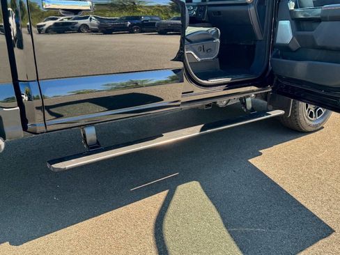 Used 2024 Ford F250 Platinum image 12