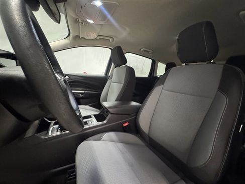 Used 2019 Ford Escape SE image 17