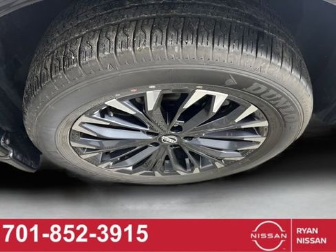 Certified 2025 Nissan Rogue Platinum w/ Tech Package image 15