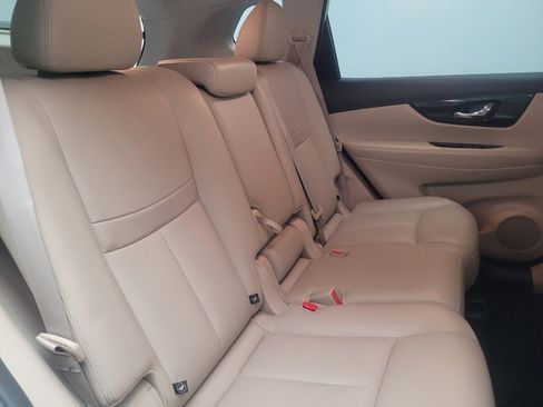 Used 2018 Nissan Rogue SL w/ Premium Package FWD image 19