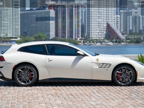 Used 2018 Ferrari GTC4Lusso T RWD image 11
