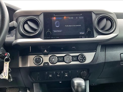 Used 2017 Toyota Tacoma SR5 image 34