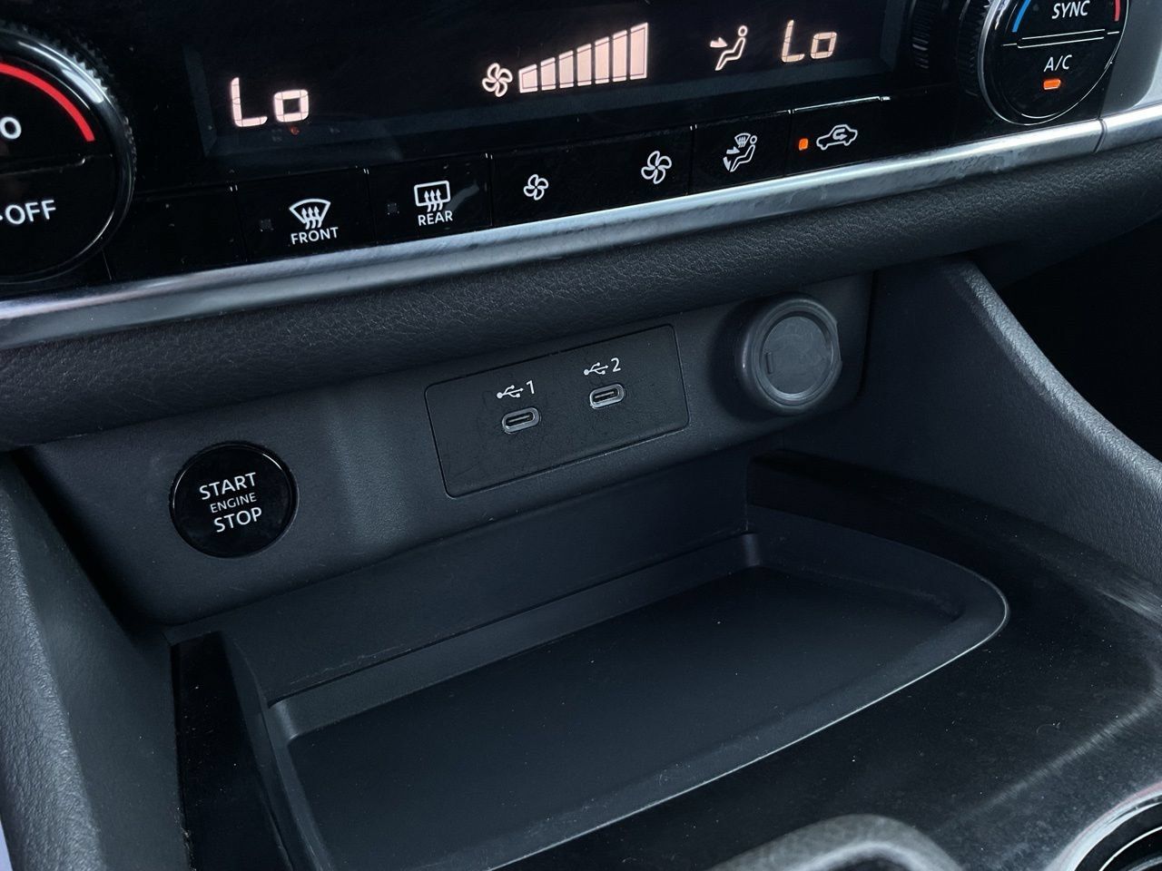 Used 2025 Nissan Rogue SV FWD image 28