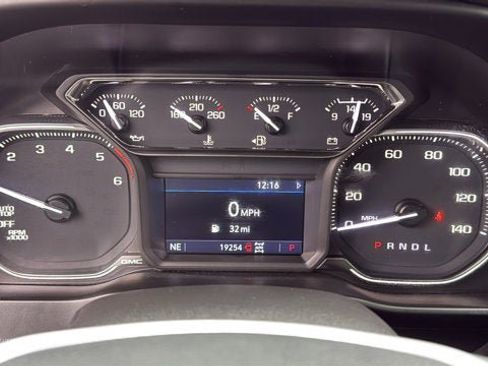 Used 2021 GMC Sierra 1500 SLT image 18