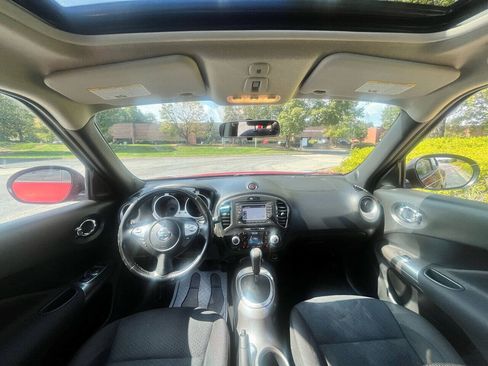 Used 2012 Nissan Juke SV FWD image 2