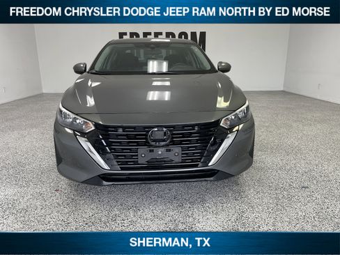 Used 2024 Nissan Sentra SV image 2