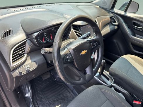 Used 2020 Chevrolet Trax LS w/ Tint and Cruise Package FWD image 18