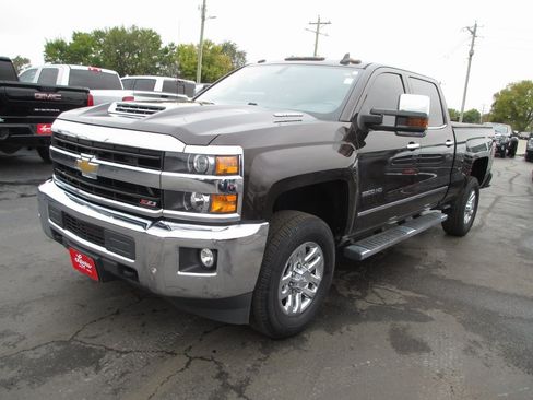 Used 2018 Chevrolet Silverado 3500 LTZ w/ Duramax Plus Package image 12