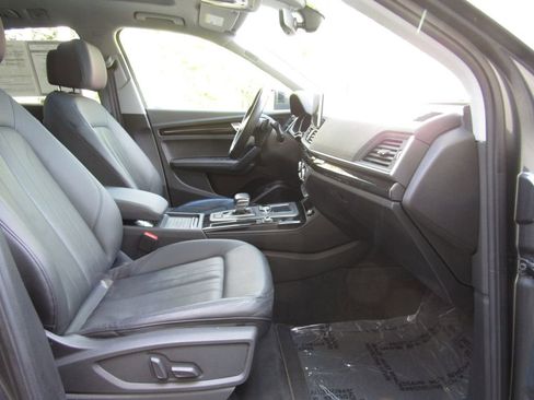 Used 2020 Audi Q5 e Prestige w/ Prestige Package AWD/4WD image 19