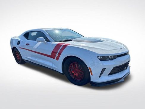 Used 2017 Chevrolet Camaro LT w/ Technology Package RWD image 8