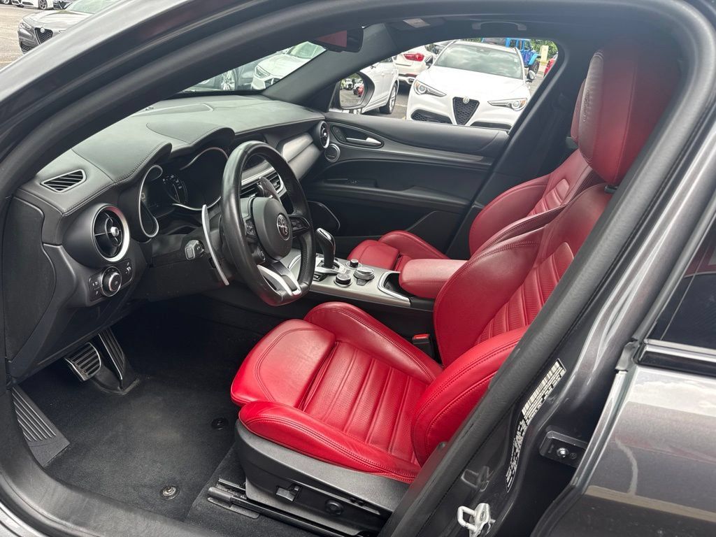 Used 2023 Alfa Romeo Stelvio Veloce AWD/4WD image 27
