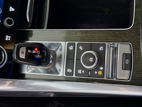 Used 2018 Land Rover Range Rover Sport Supercharged AWD/4WD image 20